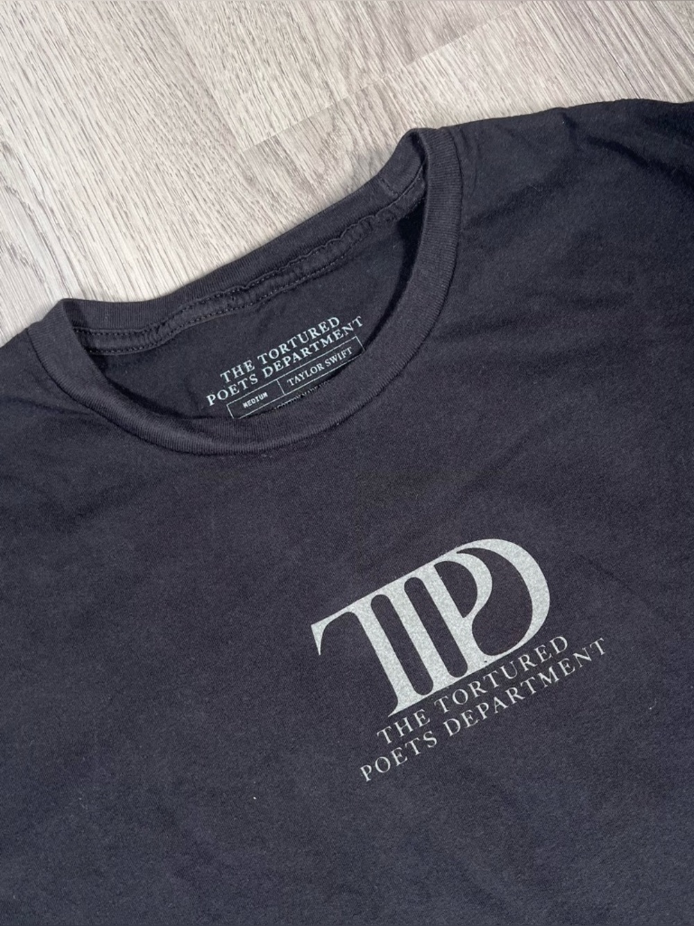 Taylor Swift The Tortured Poets Department Now I'm Down Bad T Shirt Size M‎ UFO